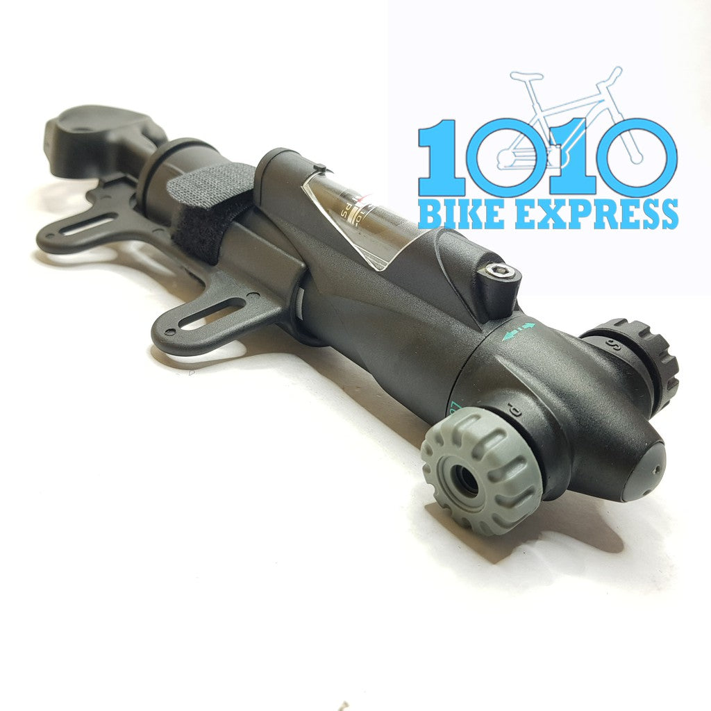 Giyo Gp74 Hand Pump Dual Valve With Gauge