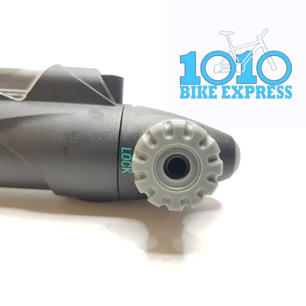 Giyo Gp74 Hand Pump Dual Valve With Gauge